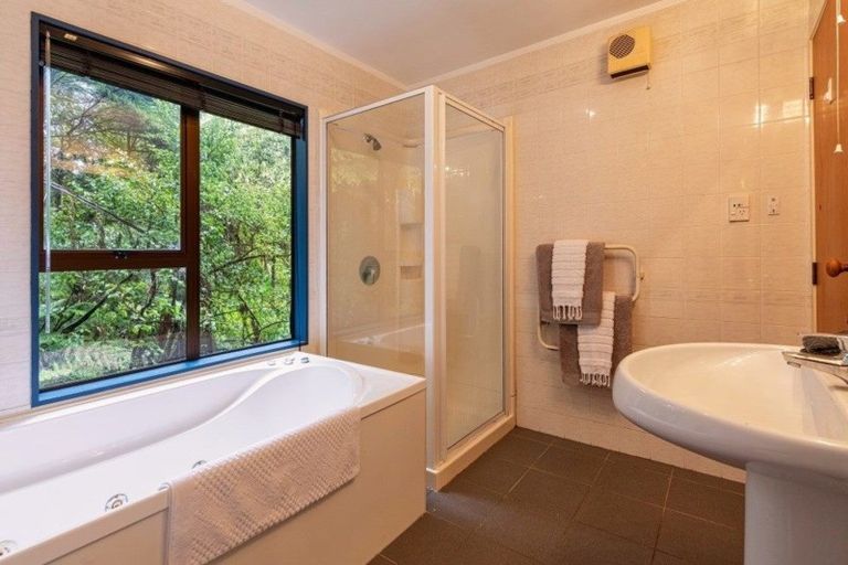 Photo of property in 56 Tanekaha Road, Titirangi, Auckland, 0604