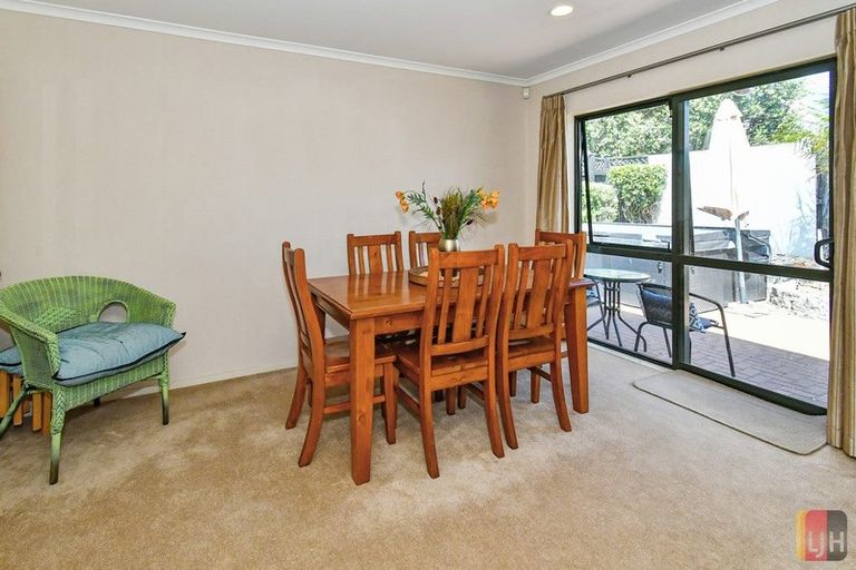 Photo of property in 204 Wattle Farm Road, Wattle Downs, Auckland, 2103