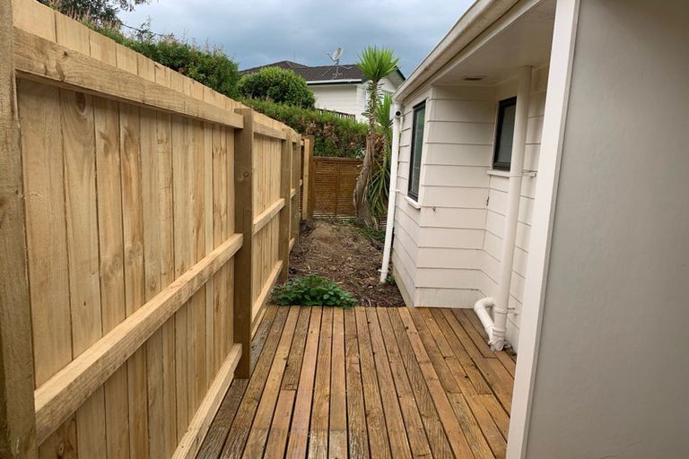 Photo of property in 13 Cottam Grove, Northcross, Auckland, 0632