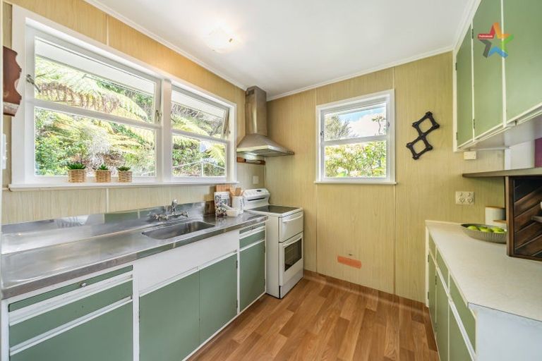 Photo of property in 75 Logie Street, Stokes Valley, Lower Hutt, 5019