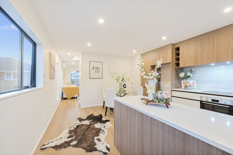 Photo of property in 35c Hereford Street, Te Atatu Peninsula, Auckland, 0610