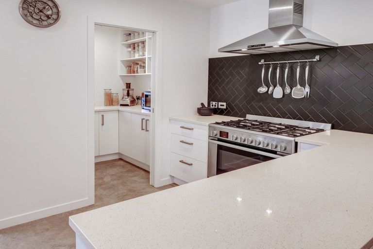 Photo of property in 7e Whakatomo Place, Havelock North, 4130