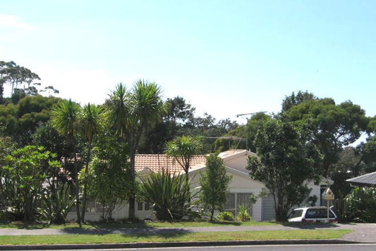 Photo of property in 3 Ian Sage Avenue, Torbay, Auckland, 0630