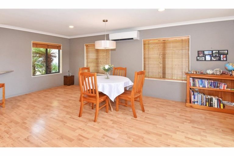 Photo of property in 26 Norm Pellow Drive, Manurewa, Auckland, 2105