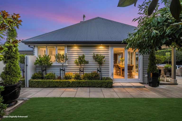 Photo of property in 18 Taunton Place, Rangiora, 7400