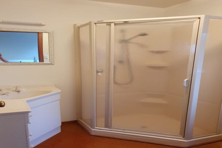 Photo of property in 156 Piha Road, Piha, New Lynn, 0772