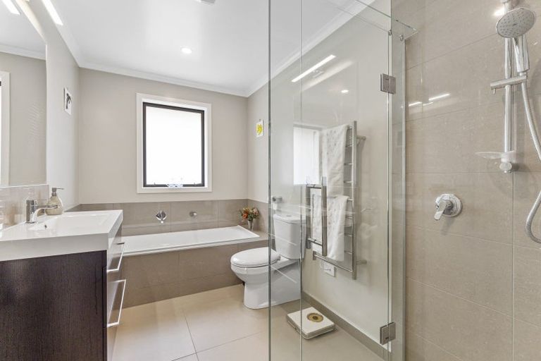 Photo of property in 35 Waipunahau Road, Waikanae, 5036