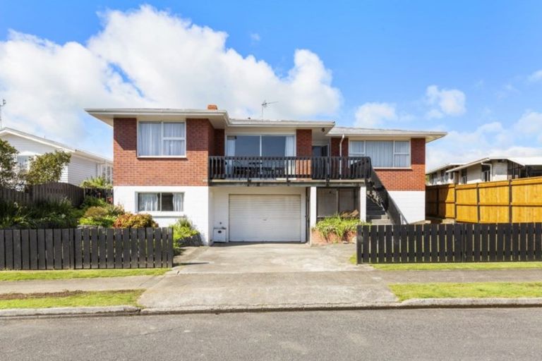 Photo of property in 43 Stafford Street, Waitara, 4320