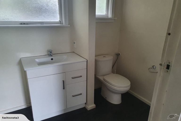 Photo of property in 51 Denise Crescent, Hornby, Christchurch, 8042