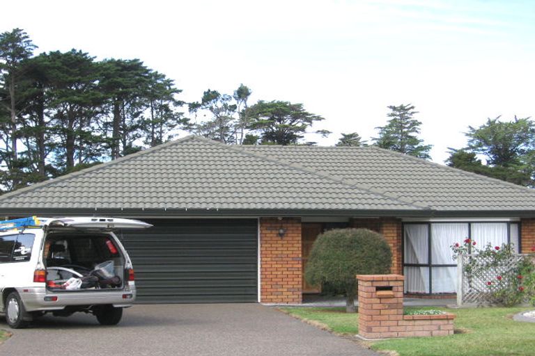 Photo of property in 37 Vintage Drive, Henderson, Auckland, 0612