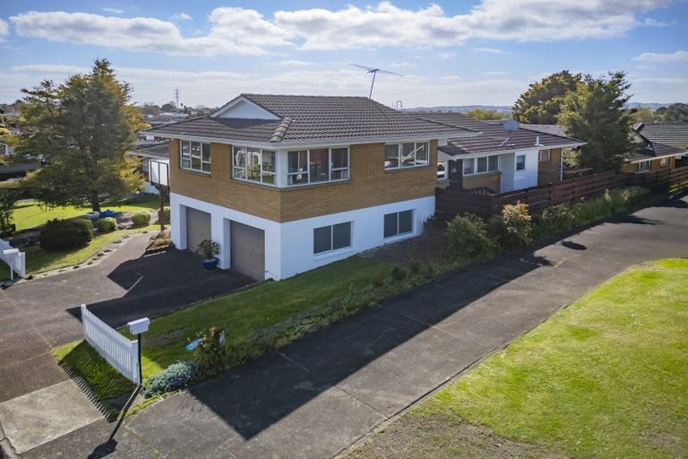 Photo of property in 2/18 Hanover Place, Pahurehure, Papakura, 2113