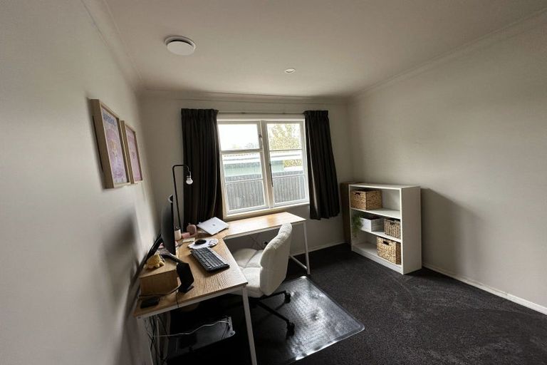 Photo of property in 4 Norwich Place, Awapuni, Palmerston North, 4412