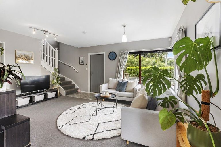 Photo of property in 26a Black Rock Road, Newlands, Wellington, 6037