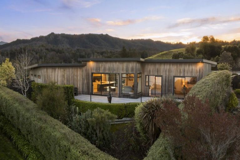 Photo of property in 1 Tarepa Court, Kaiteriteri, Motueka, 7197