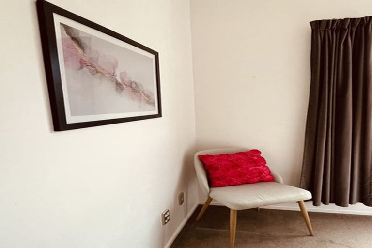 Photo of property in 44 Saddleback Grove, Karori, Wellington, 6012