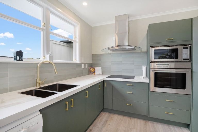 Photo of property in 5 Wigan Place, Hokowhitu, Palmerston North, 4410