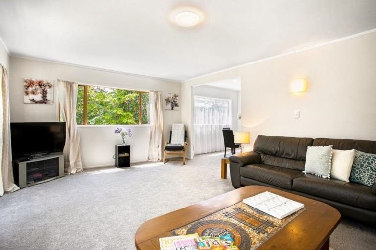 Photo of property in 14 John Downs Drive, Browns Bay, Auckland, 0630