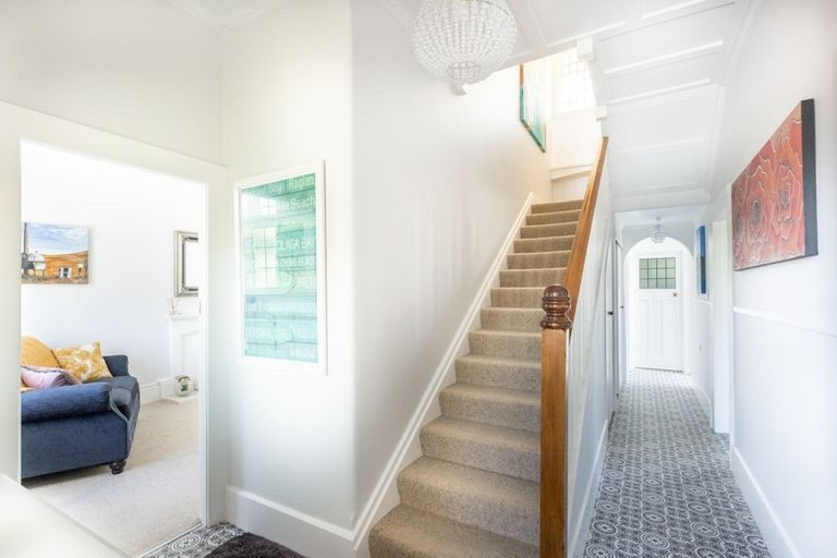 Photo of property in 20 Cameron Road, Bluff Hill, Napier, 4110