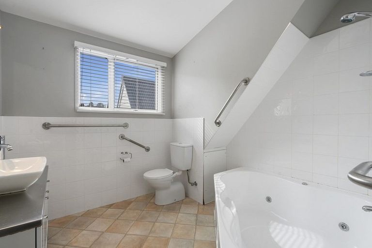 Photo of property in 4 Gould Street, Russell, 0202