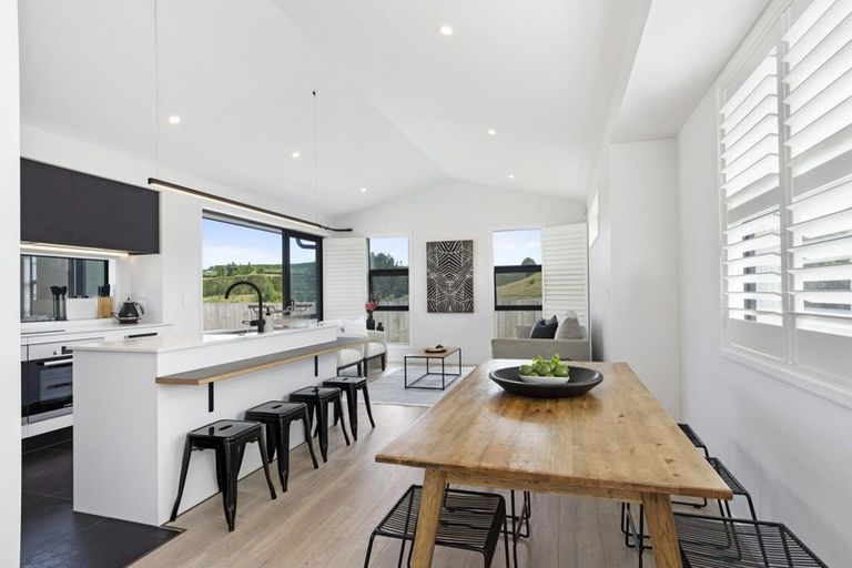 Photo of property in 38 Puhirake Crescent, Pyes Pa, Tauranga, 3112