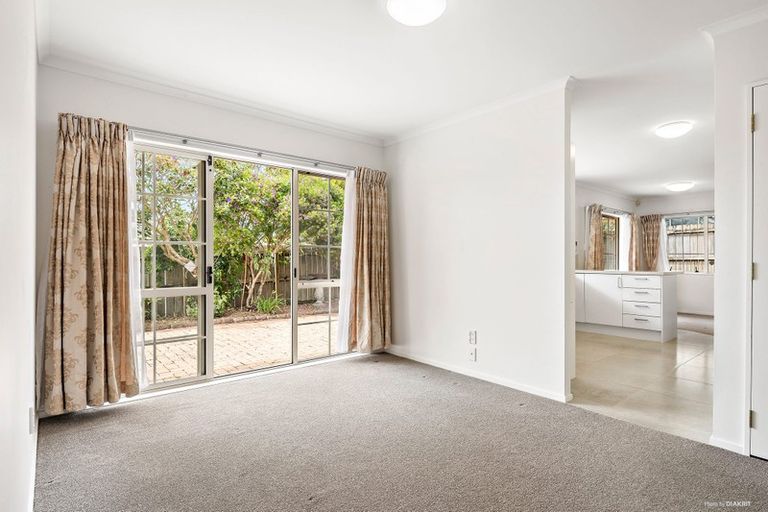 Photo of property in 11 Stanford Street, Albany, Auckland, 0632