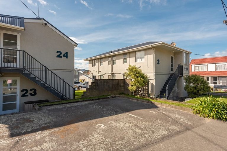 Photo of property in 24/125 Queens Drive, Lyall Bay, Wellington, 6022