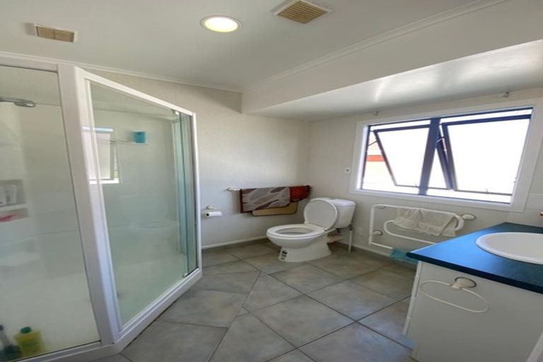 Photo of property in 4a Sorrel Crescent, Bucklands Beach, Auckland, 2012