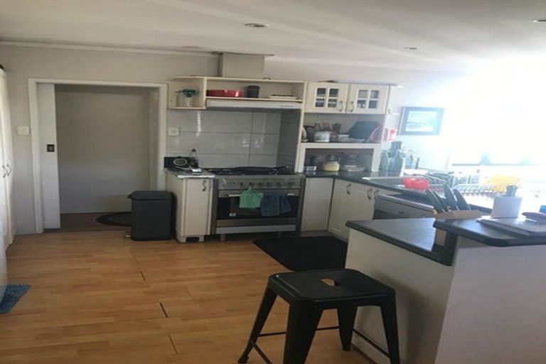 Photo of property in 30 Ellis Avenue, Mount Roskill, Auckland, 1041