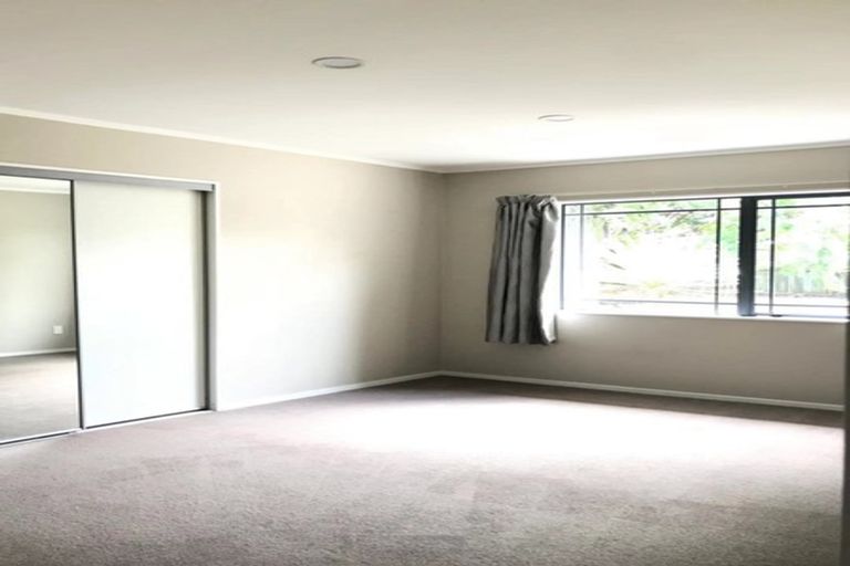 Photo of property in 113 Golfland Drive, Golflands, Auckland, 2013
