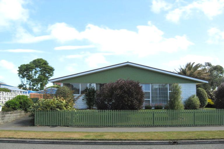 Photo of property in 7 Talltree Avenue, Avonhead, Christchurch, 8042