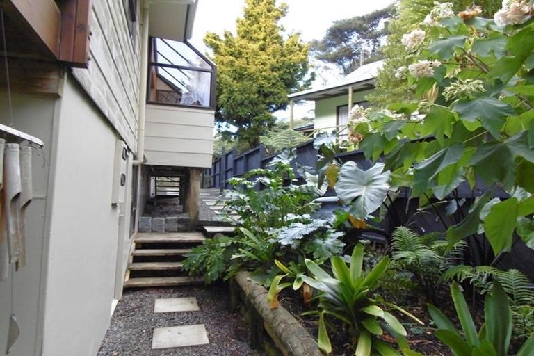 Photo of property in 42 Wirihana Road, Titirangi, Auckland, 0604