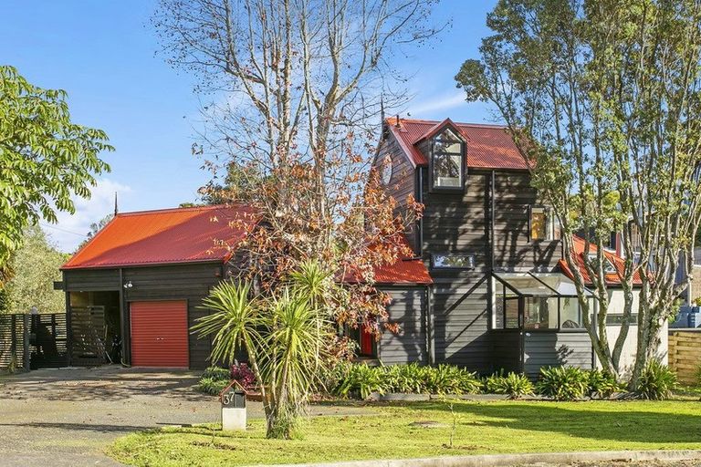 Photo of property in 37 Korotaha Terrace, Rothesay Bay, Auckland, 0630