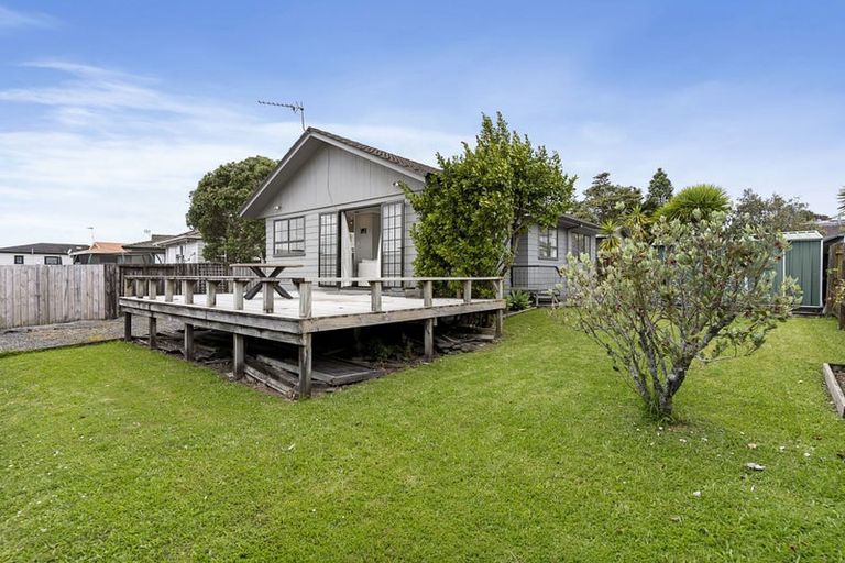 Photo of property in 19 Barbados Drive, Unsworth Heights, Auckland, 0632