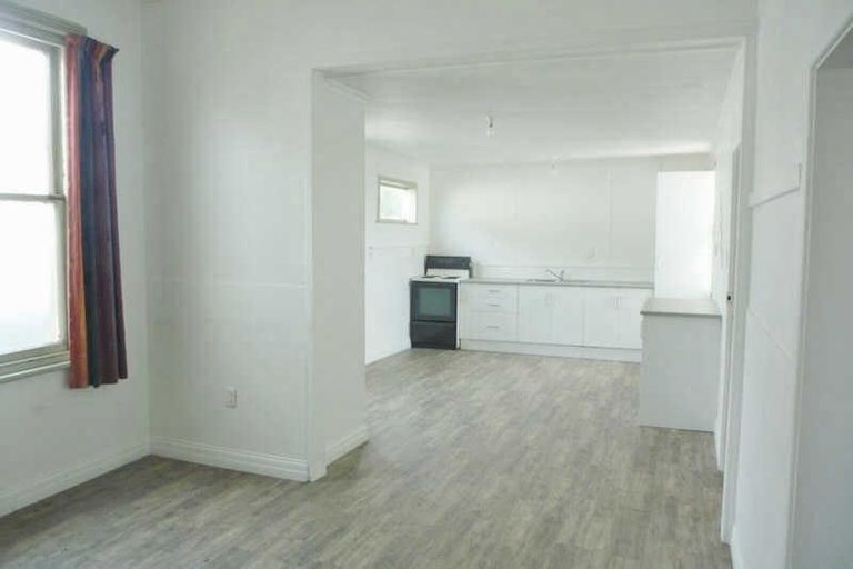 Photo of property in 17 Havelock Street, Phillipstown, Christchurch, 8011