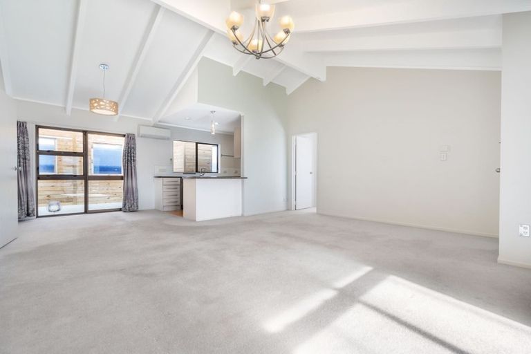 Photo of property in 65 Kurnell Drive, Botany Downs, Auckland, 2010