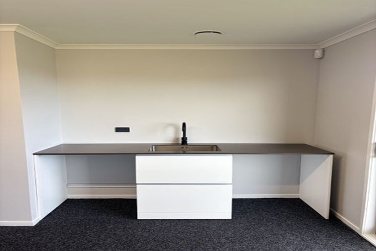 Photo of property in 38 Puketutu Drive, Te Kauwhata, 3710