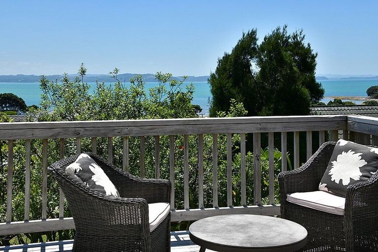 Photo of property in 966b Whangaparaoa Road, Manly, Whangaparaoa, 0930