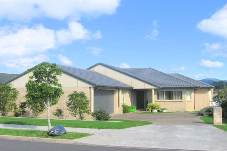 Photo of property in 8 Brookwood Drive, Henderson, Auckland, 0612