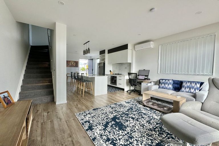 Photo of property in 38 Parahau Road, Papakura, 2110