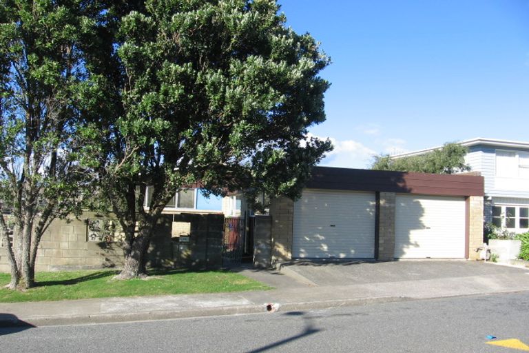 Photo of property in 26 Cranwell Street, Churton Park, Wellington, 6037