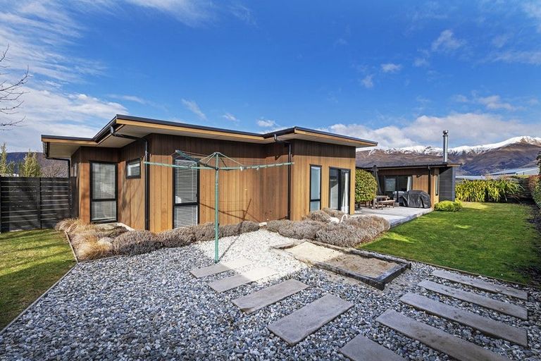 Photo of property in 112 Rob Roy Lane, Wanaka, 9305