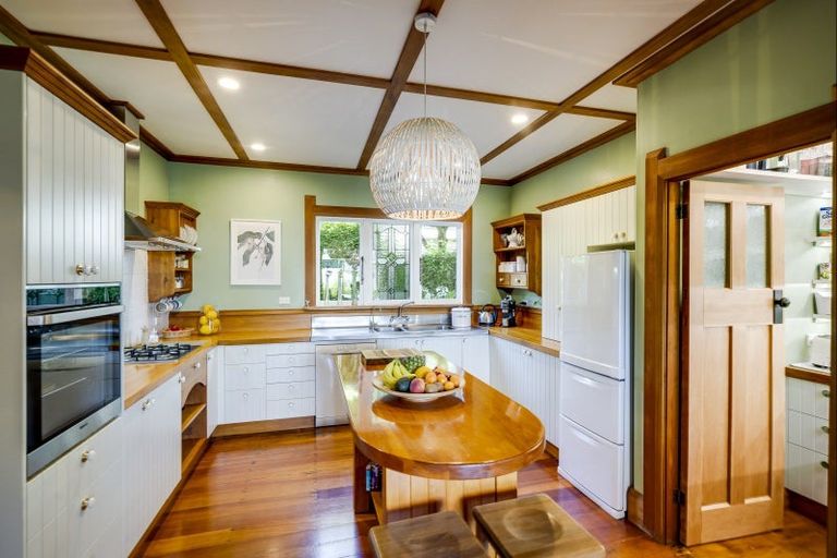 Photo of property in 1 Lambton Road, Hospital Hill, Napier, 4110