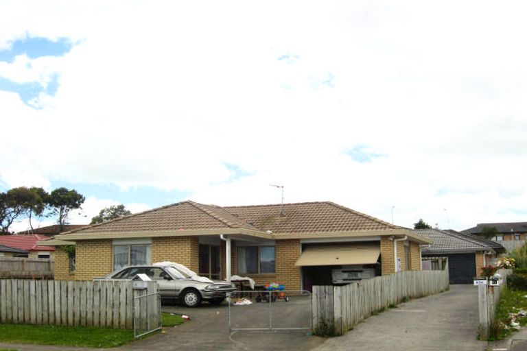 Photo of property in 2/63 Robert Skelton Place, Clendon Park, Auckland, 2103