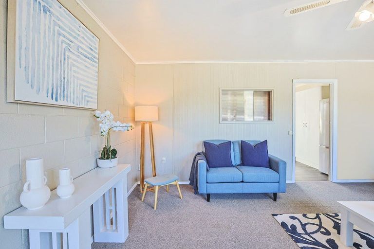 Photo of property in 2/65 Middle Road, Havelock North, 4130