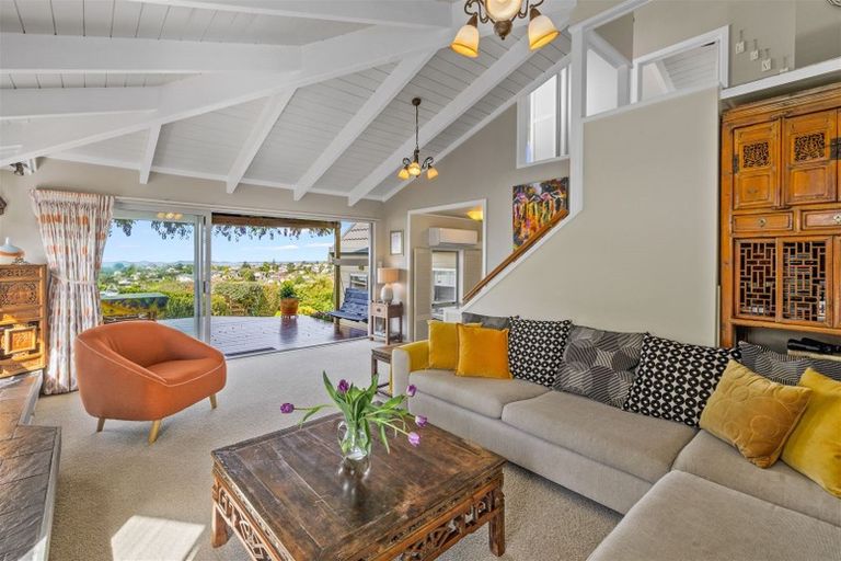 Photo of property in 673 East Coast Road, Browns Bay, Auckland, 0630