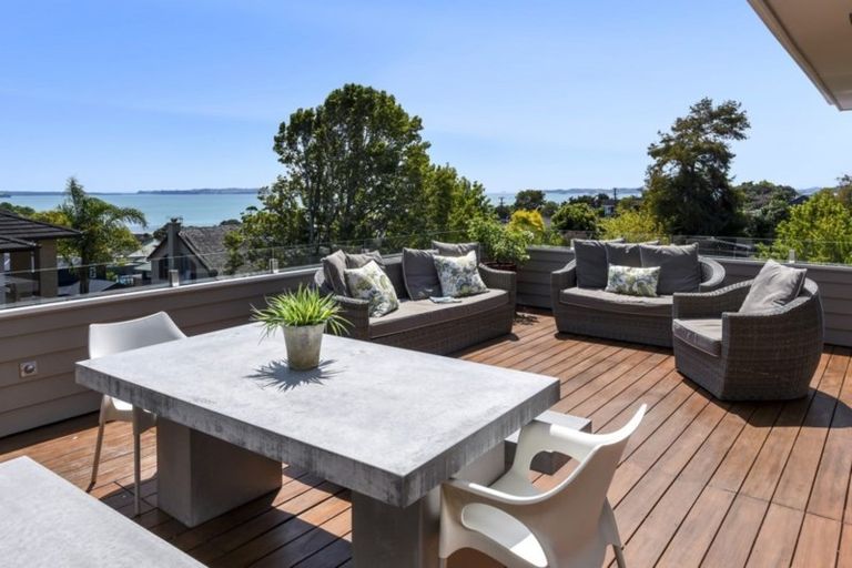Photo of property in 102 Mellons Bay Road, Mellons Bay, Auckland, 2014