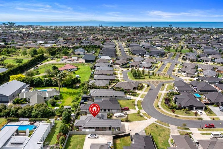 Photo of property in 27 Leet Crescent, Papamoa Beach, Papamoa, 3118