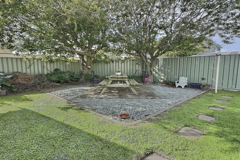 Photo of property in 21 Frickleton Street, Taradale, Napier, 4112