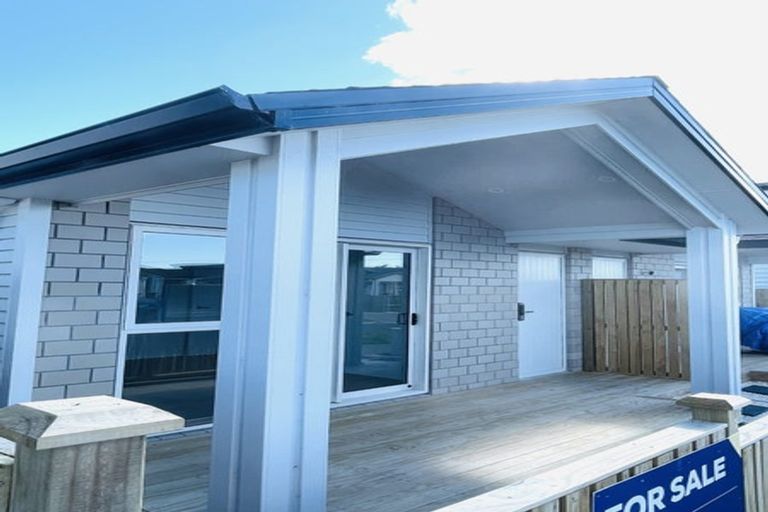 Photo of property in 9 Noia Way, Karaka, Papakura, 2113