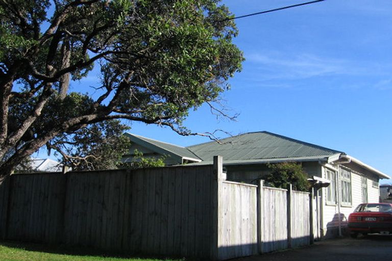 Photo of property in 1/65 Pohutukawa Street, Woburn, Lower Hutt, 5011